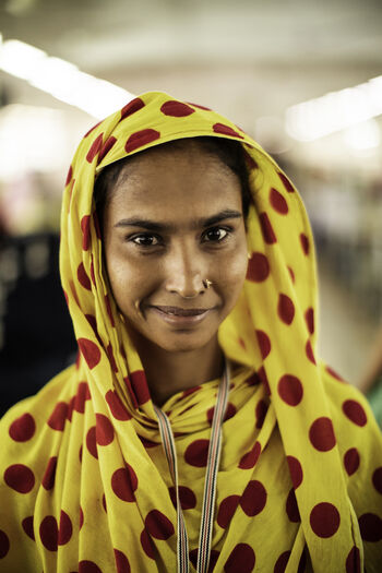 HAKRO - Junge Frau in Bangladesch