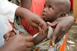 Global Health Investment Fund: Mehr Zugang zu Gesundheitsdienstleistungen für Arme, Foto: UN Photo/Marie Frechon