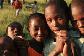 BMW engagiert sich auch durch Bildungsprojekt an Haupt- und Grundschulen in Afrika. Foto: vipcs2378, flickr.com