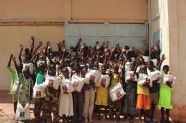 Das Projekt "Baumwolle für eine nachhaltige Bildung" freut sich über die Schuleröffnung in Benin. Foto: Tchibo