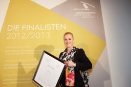Innovationspreis der deutschen Wirtschaft an Deutsche Post DHL Personalvorstand Angela Titzrath. Quelle: Deutsche Post AG
