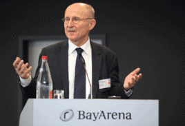UN-Sonderberater Willi Lemke beim Symposium Sport und Behinderung in der Leverkusener BayArena. Foto: Bayer AG