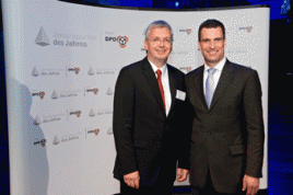 Thomas Preuß (links), Geschäftsführer Sales &amp; Marketing bei DPD GeoPost (Deutschland), und Dr. Michael Ilgner (rechts), Vorstandsvorsitzender der Stiftung Deutsche Sporthilfe. Foto: DPD