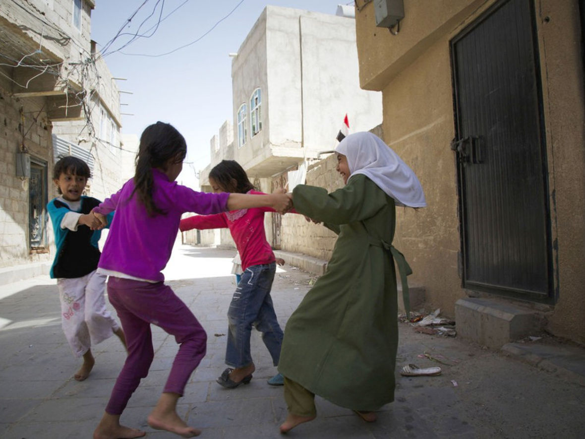 Kinder spielen in den Straßen Jemens II.