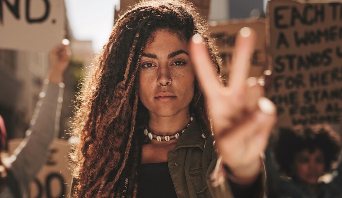 Demokratien unter Druck: Menschenrechtsorganisation fordert globale Allianz gegen autoritäre Tendenzen