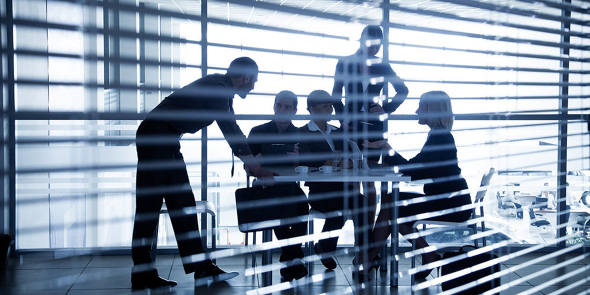 Manager betrügen bei strikter Regulierung eher