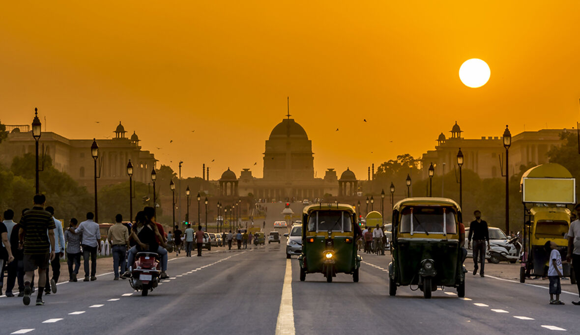 Indiens Mobilität zwischen Zapfsäule und Zuckerrohr