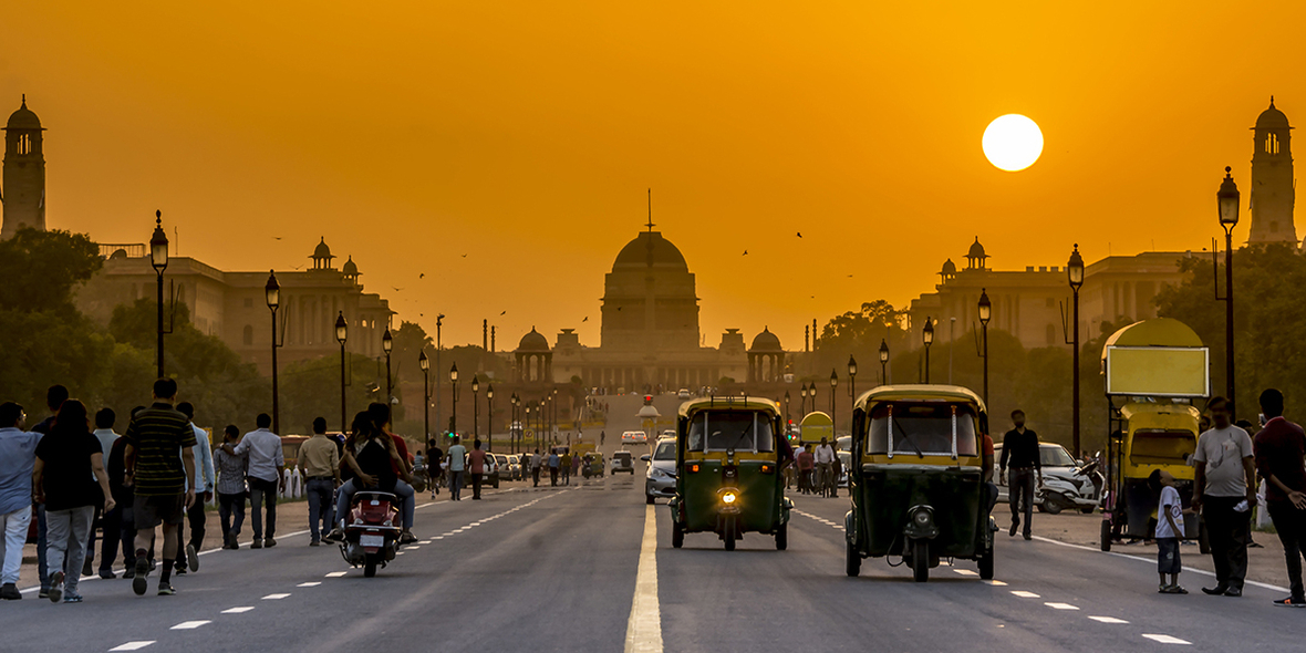 Indiens Mobilität zwischen Zapfsäule und Zuckerrohr