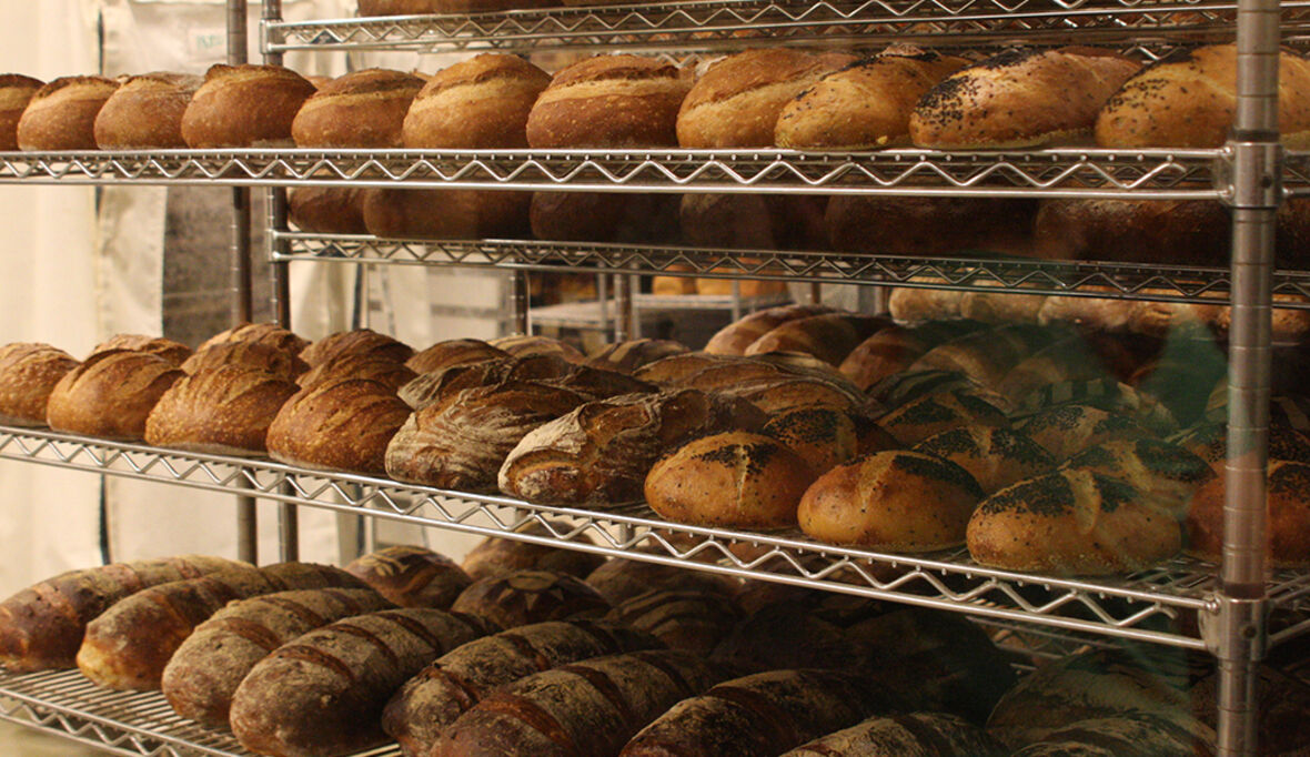 Brotverschwendung sichtbar gemacht: Eine Anbaufläche so groß wie Berlin