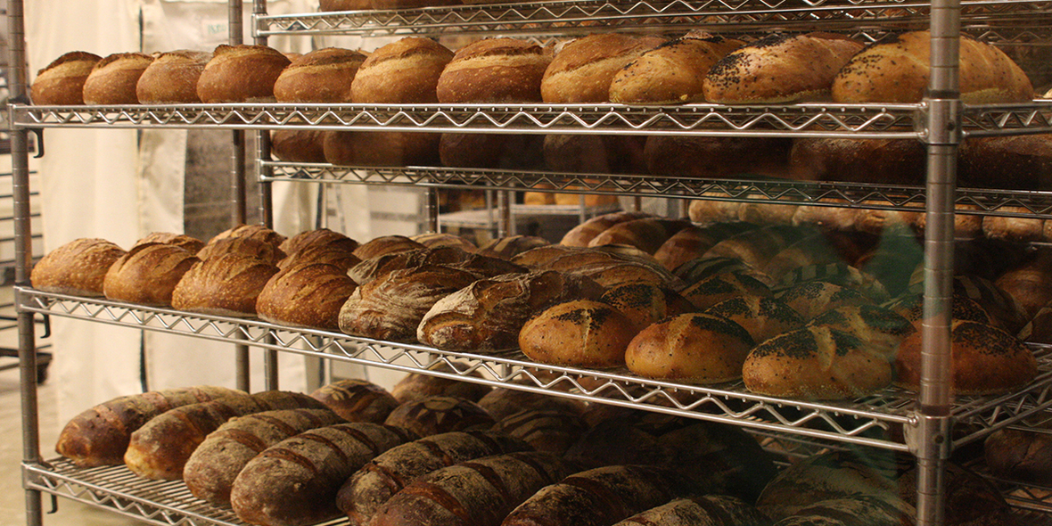 Brotverschwendung sichtbar gemacht: Eine Anbaufläche so groß wie Berlin