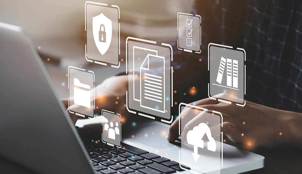 Vom Papierstapel zum Datenstrom: Ökologische Verschiebungen der Digitalisierung