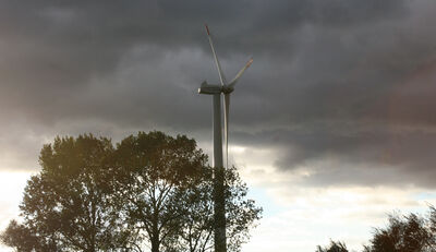 Mindestabstand zu Siedlungen reduziert Windkraftpotenzial