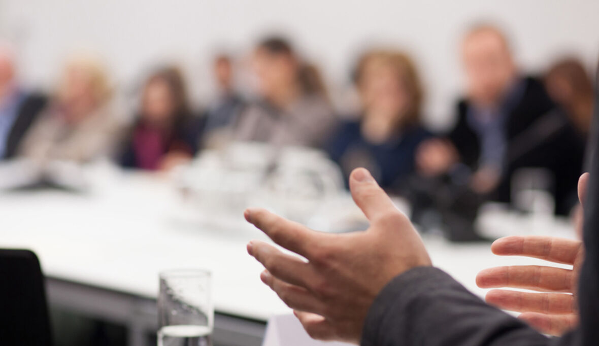 Generationen im Dialog: P&G startet Reverse-Mentoring-Initiative