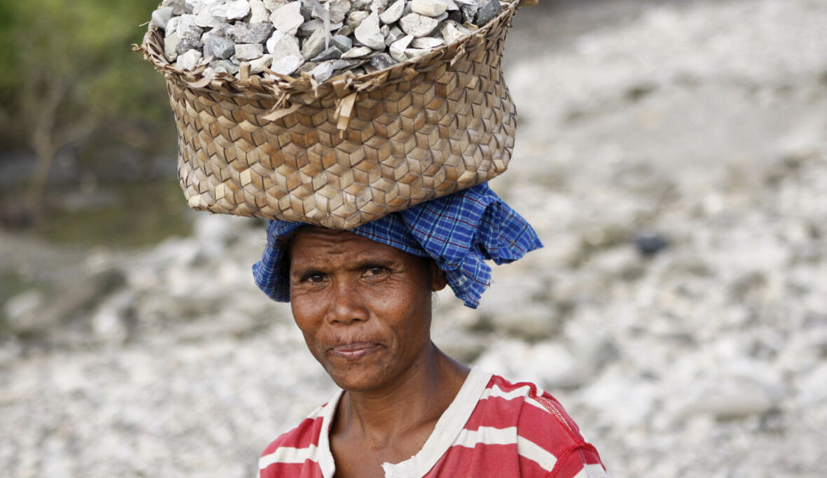 Wie der Mineralienboom Frauen systematisch ausgrenzt