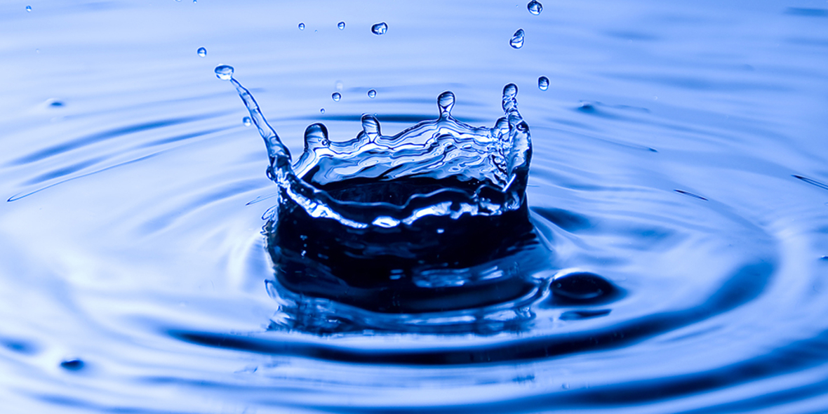 Plastikfreie Wasserversorgung in Unternehmen: Ein Schritt zu mehr Nachhaltigkeit & Kosteneffizienz
