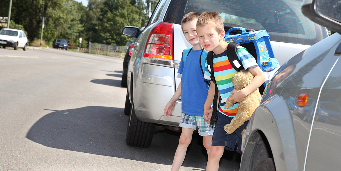 "Schutzranzen" sichert Kinder im Straßenverkehr