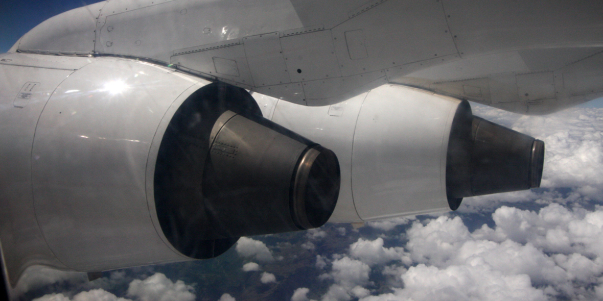 Luftverkehr verfehlt Klimaziele deutlich – Premiumflüge als Hauptemittenten im Fokus