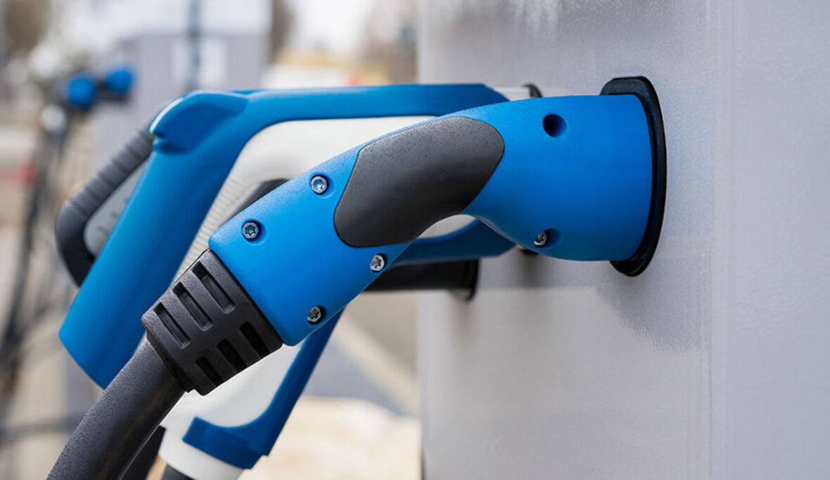 Trotz fallender Batteriekosten bleiben E-Mobile teuer