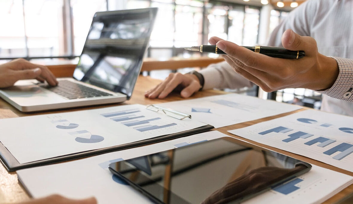 ESG im Mittelstand: Mehrheit setzt auf freiwillige Nachhaltigkeitsberichte