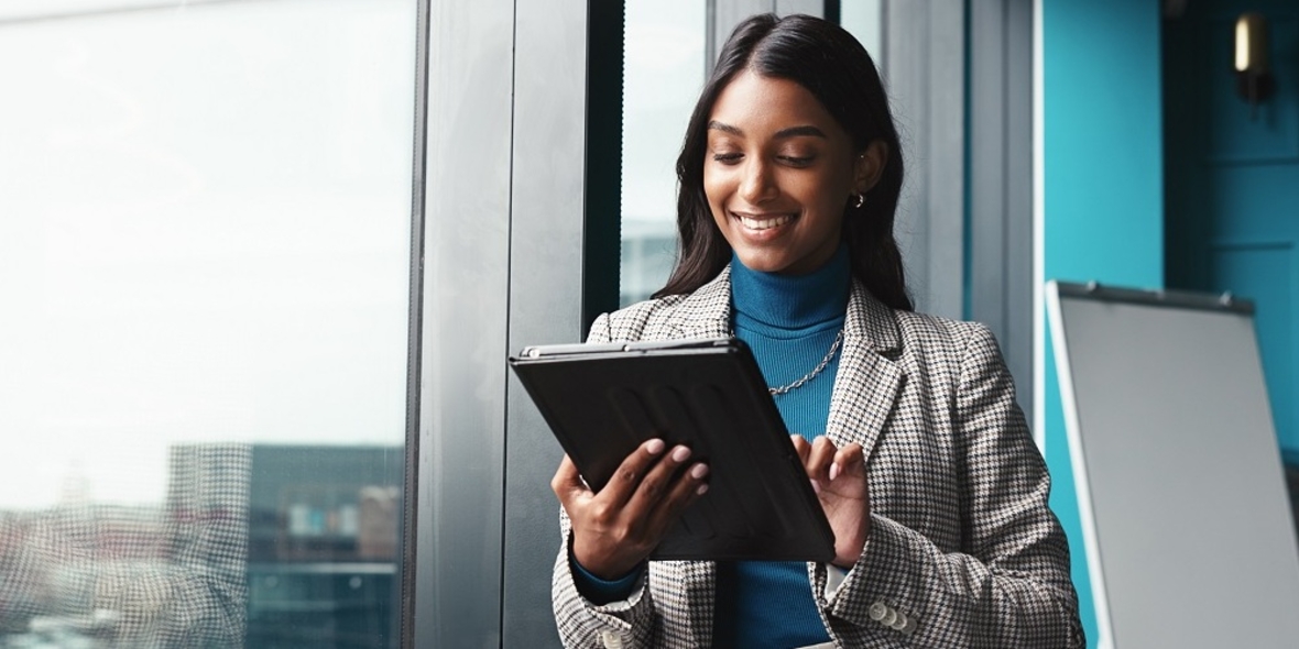 Vom Stundenzettel zur Green Admin: Digitale Arbeitszeiterfassung spart Ressourcen und Emissionen