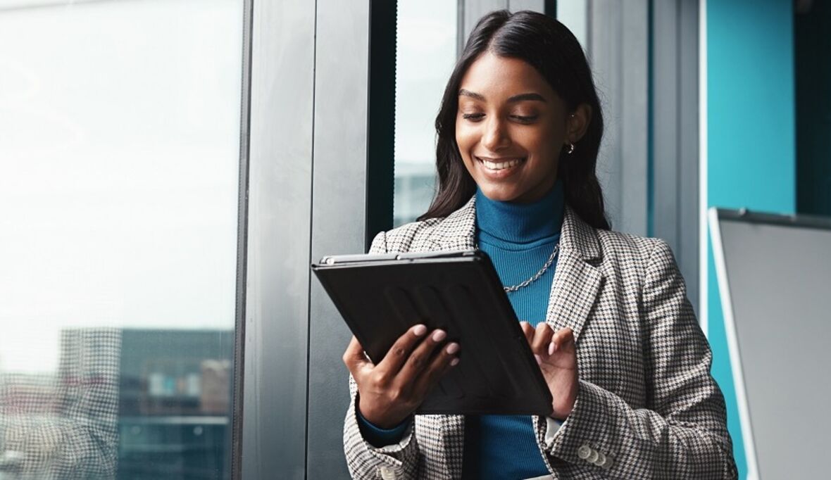 Vom Stundenzettel zur Green Admin: Digitale Arbeitszeiterfassung spart Ressourcen und Emissionen