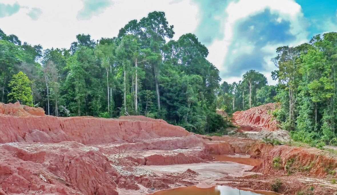 Lieferkettengesetz: Merz fordert Korrektur – Metsola verteidigt Parlamentsautonomie