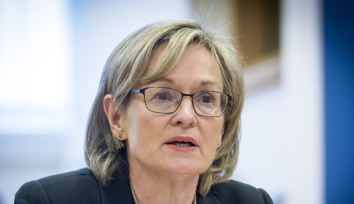 EU-Kommissarin McGuinness kündigt CSR-Berichtspflichten für KMUs an