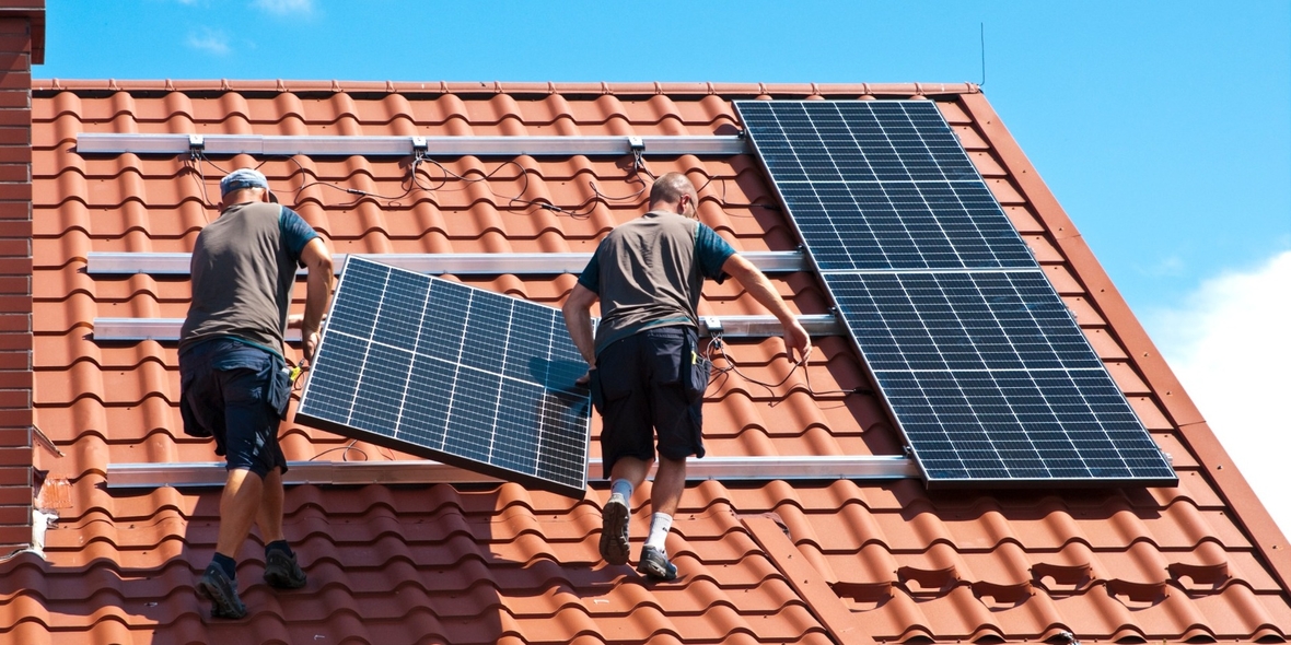 Die unsichtbaren Helfer der Energiewende: Wer installiert eigentlich die Solaranlagen und Wärmepumpen?