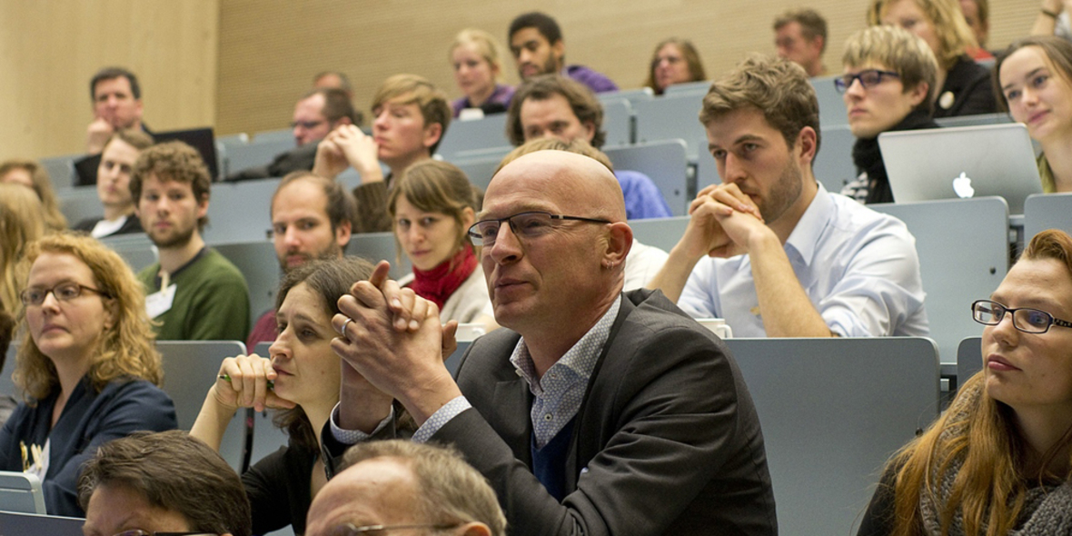 Nachhaltigkeit fordert Umdenken! - Neue berufsbegleitende Weiterbildungs-Angebote zu Strategischem Nachhaltigkeits-Management