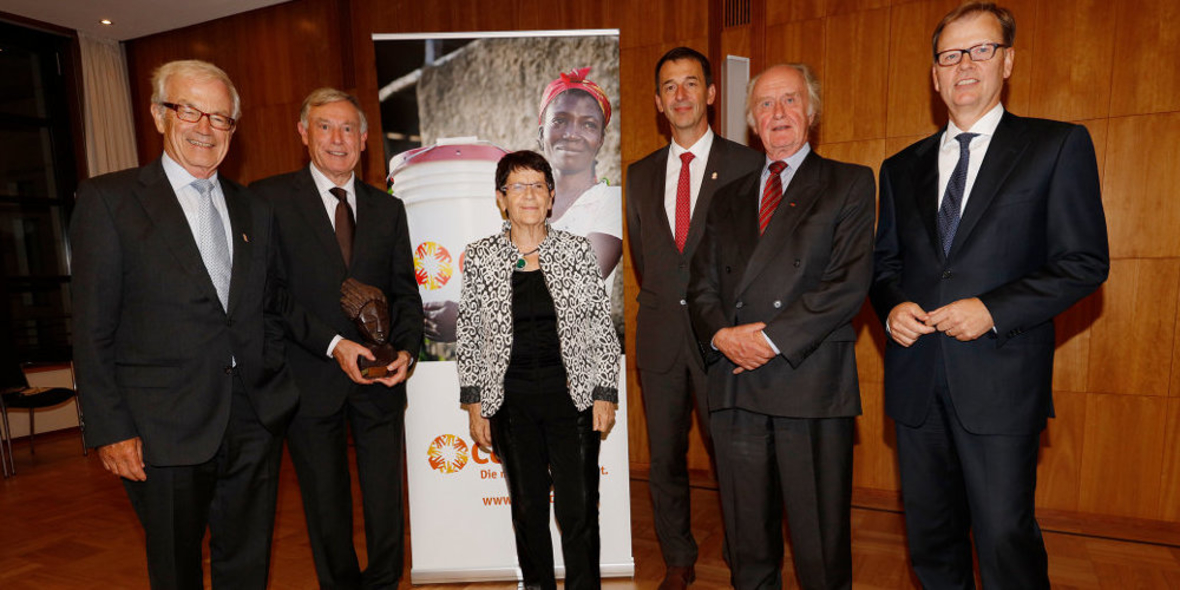 Care verleiht Millenniumspreis an Horst Köhler