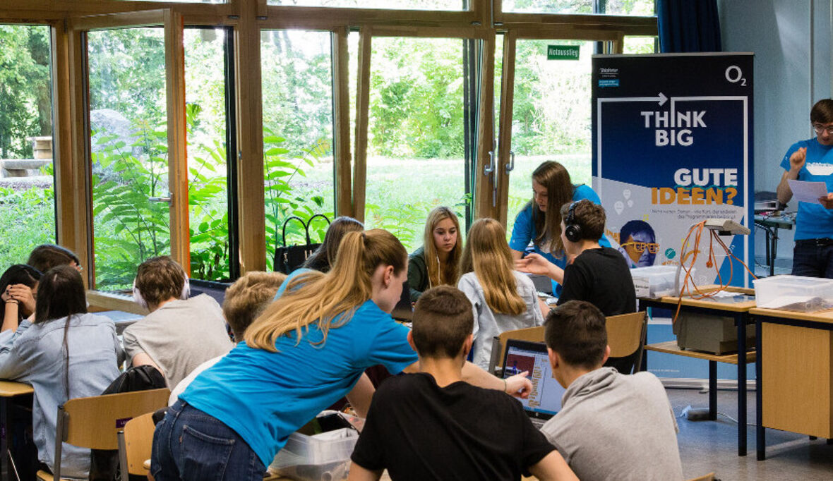 Schüler gestalten Internet der Dinge