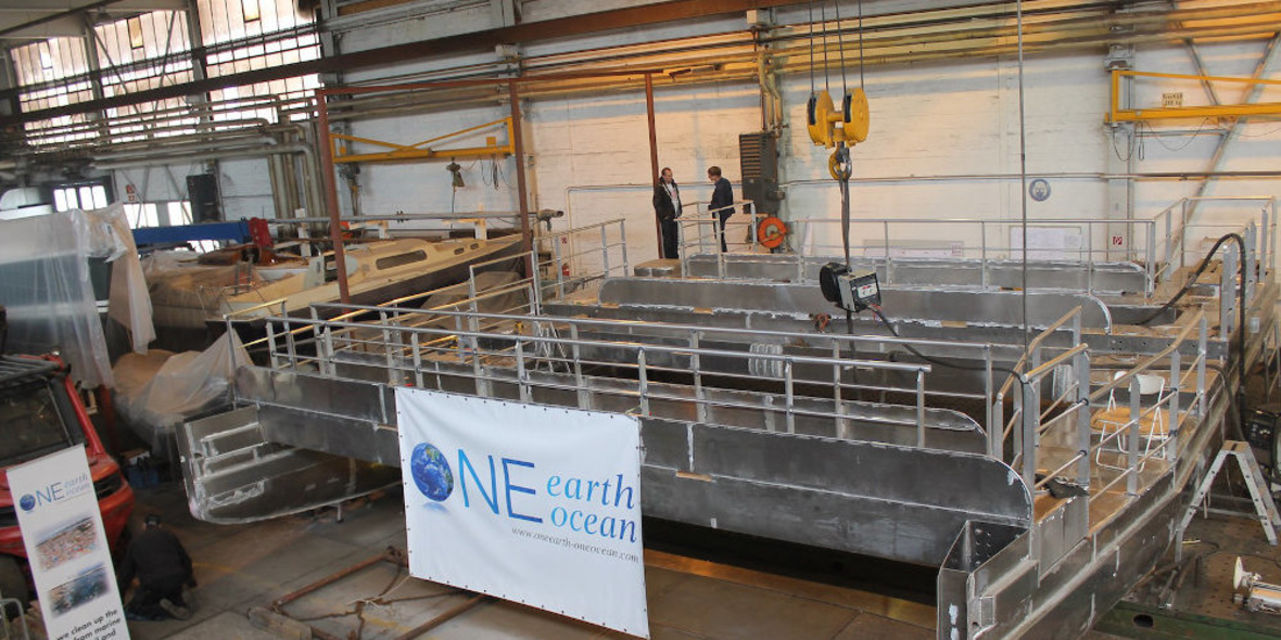 Schiffstaufe des ersten Müllsammelschiffs