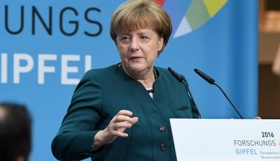 Merkel beim Forschungsgipfel zur Digitalisierung