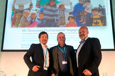 Klimawandel und fossile Energien verursachen Millionen Flüchtlinge. Von links nach recht: Stefan Moidl, Kilian Kleinschmidt, Hans-Josef Fell.