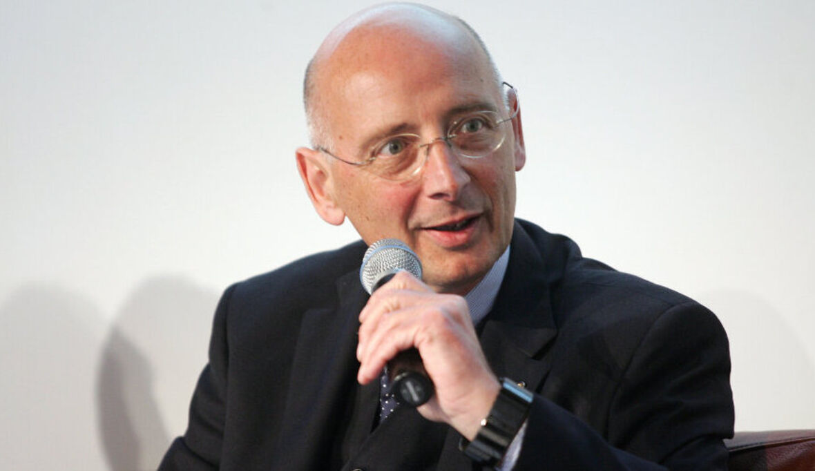 Die globale Welt justiert die herkömmlichen Rollenverteilungen neu