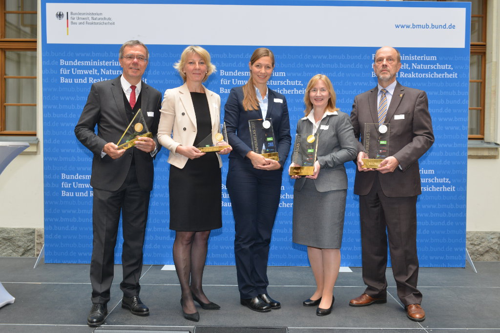 v.l.n.r.: Burkhard Exner (Bürgermeister der Stadt Potsdam), Dr. Heide Naderer (Präsidentin der Hochschule Rhein-Waal),  Prof. Dr. Susanne Menzel (Vizepräsidentin der Universität Osnabrück), Dr. Judith Marquardt (Beigeordnete der Stadt Halle (Saale)), Hartmut Hoferichter (Stadtdirektor der Stadt Solingen).