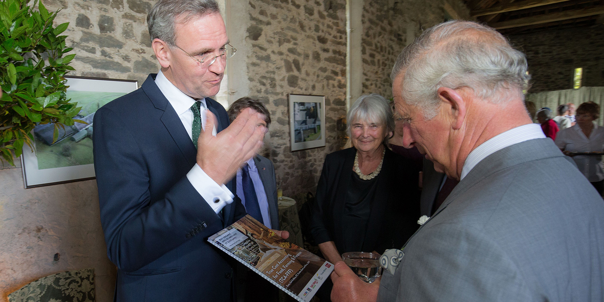 Prinz Charles lobt Studie „True Cost Accounting in Farming and Finance”
