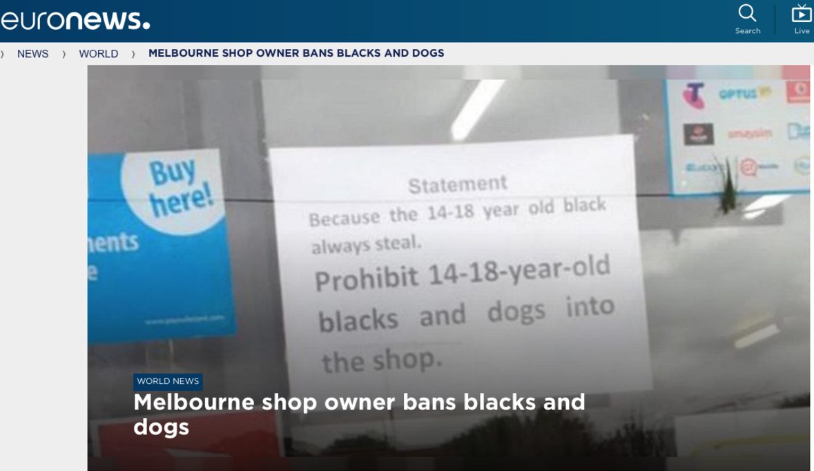 Kein Zutritt für "Schwarze und Hunde"