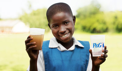 Procter & Gamble setzt Spendenaktion für „Children‘s Safe Drinking Water“ fort