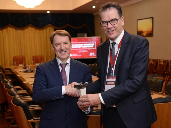 Bundesentwicklungsminister Gerd Müller und Russlands Vize-Premierminister Alexey Gordejev bei der zwölften Deutsch-Russischen Rohstoff-Konferenz