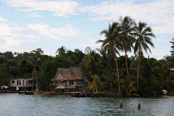 Die Roviana-Lagune der Salomon-Inseln ist die Heimat von rund 10.000 Menschen, die hauptsächlich von Fischfang und Landwirtschaft leben.