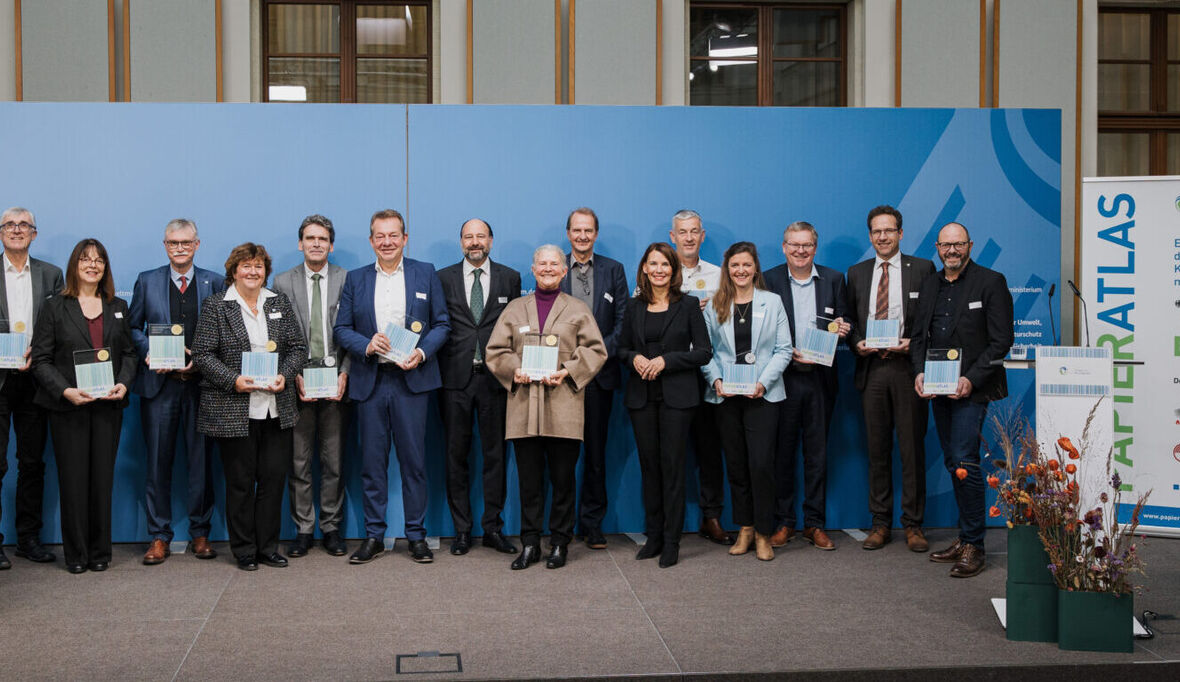 Blauer Engel im Trend: Immer mehr Kommunen und Hochschulen nutzen Recyclingpapier