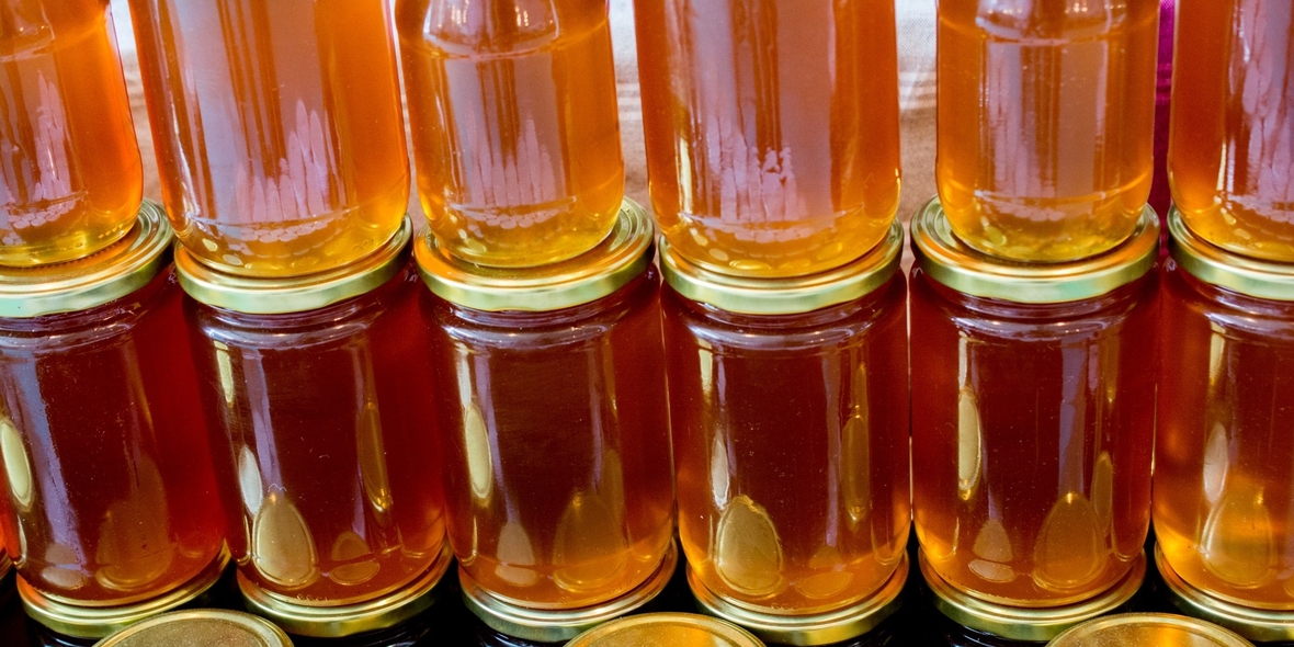 Warum das Spülen von Honiggläsern zum Bienenschutz beiträgt