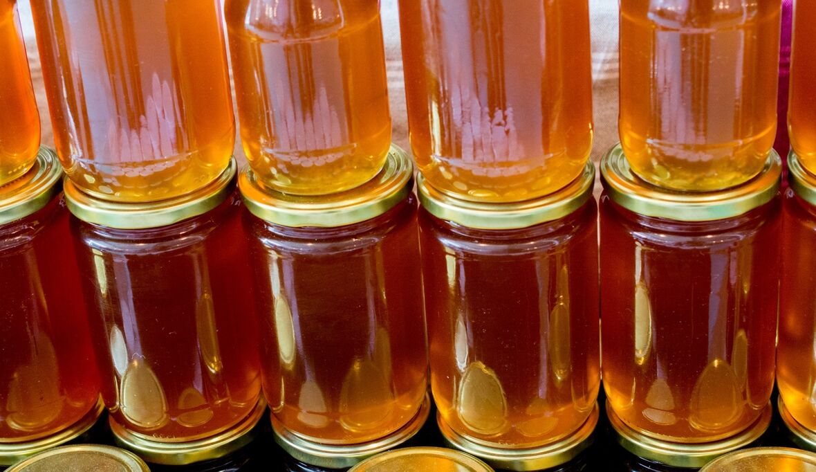 Warum das Spülen von Honiggläsern zum Bienenschutz beiträgt