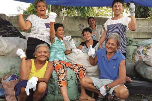 Für jede kompensierte Tonne CO2-Emissionen unterstützt ALDI SÜD zusätzlich die Organisation Plastic Bank mit einer finanziellen Förderung für Projekte gegen die Plastikverschmutzung der Meere.