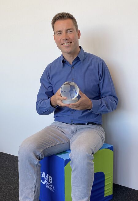 Der Geschäftsführer von AfB social & green IT wird für seine unternehmerische Leistung ausgezeichnet