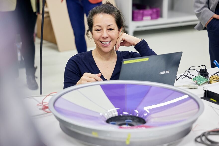 BMW i Vision Dee – E Ink Behind the Scenes – Stella Clarke