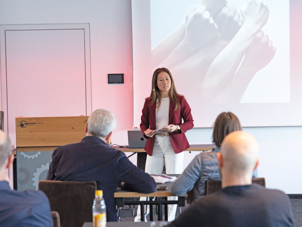 Die ehemalige Profi-Turnerin Kim Bui sprach über olympischen Werte.