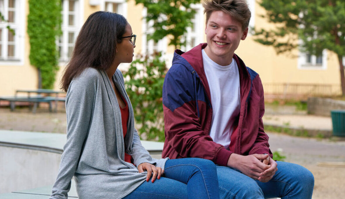 Bayer porträtiert Pioniere in der Flüchtlingshilfe