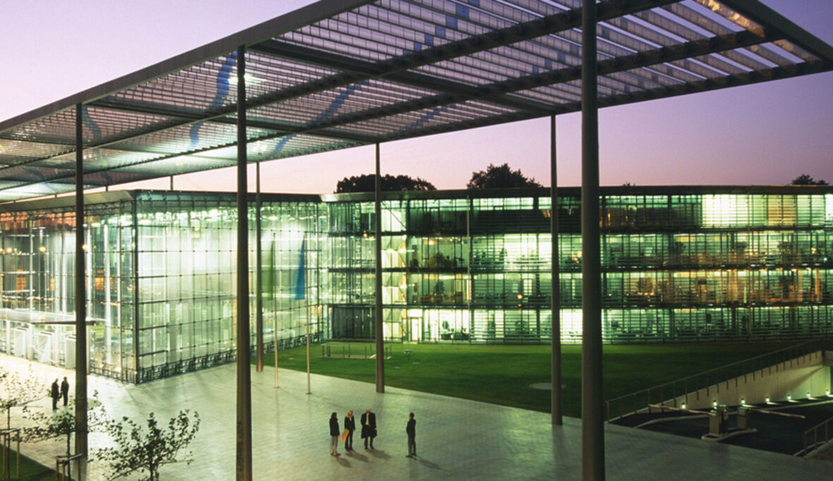 Bayer-Stiftung: 350.000 Euro für Auslandsstipendien